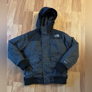 Boys Northface 550 down jacket Small (7/8) black gray